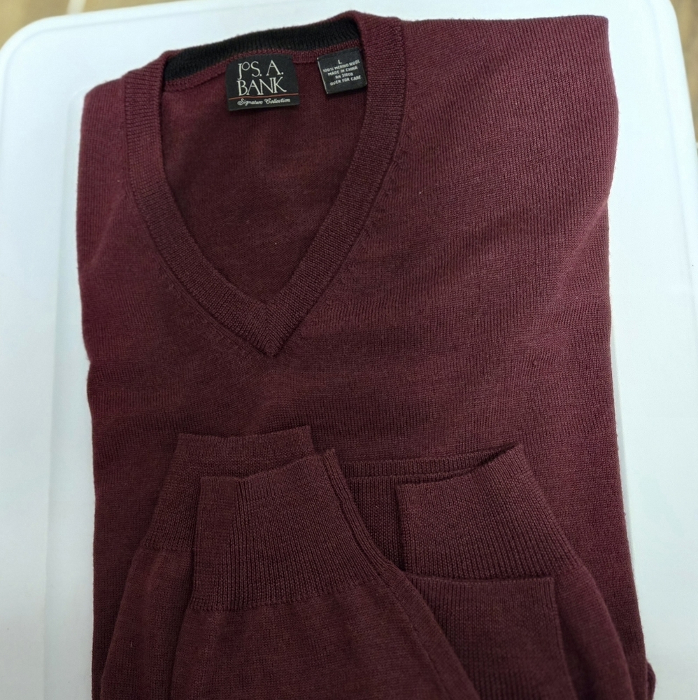 Jos. A. Bank Men's Merino Wool V-neck Pullover